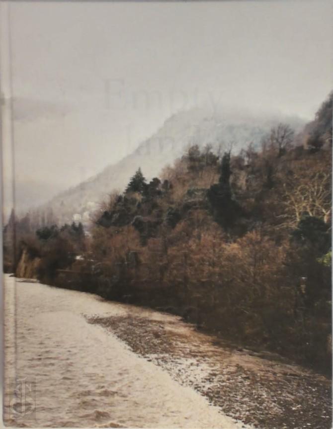 Rob Hornstra 69293, Arnold van Bruggen 232698 - Empty land Promised land Forbidden land