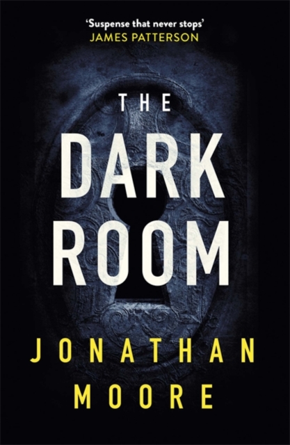 JONATHAN MOORE - Dark room