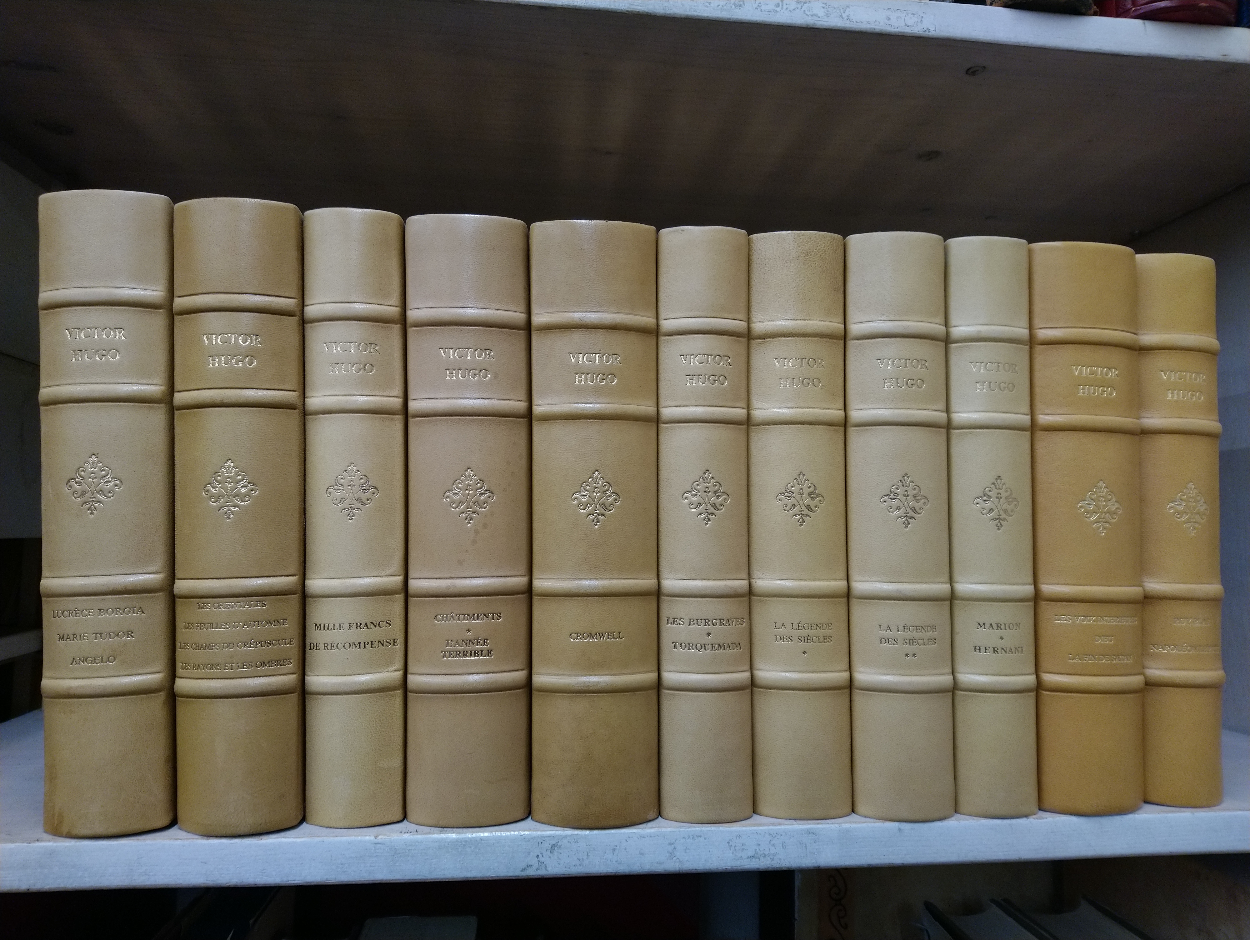 Victor Hugo 14011 - Chez Pierre Chatenoud : 11 volumes