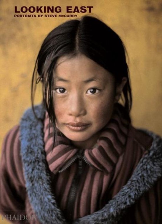Steve McCurry 79417 - Looking East. Portraits Steve Mccurry