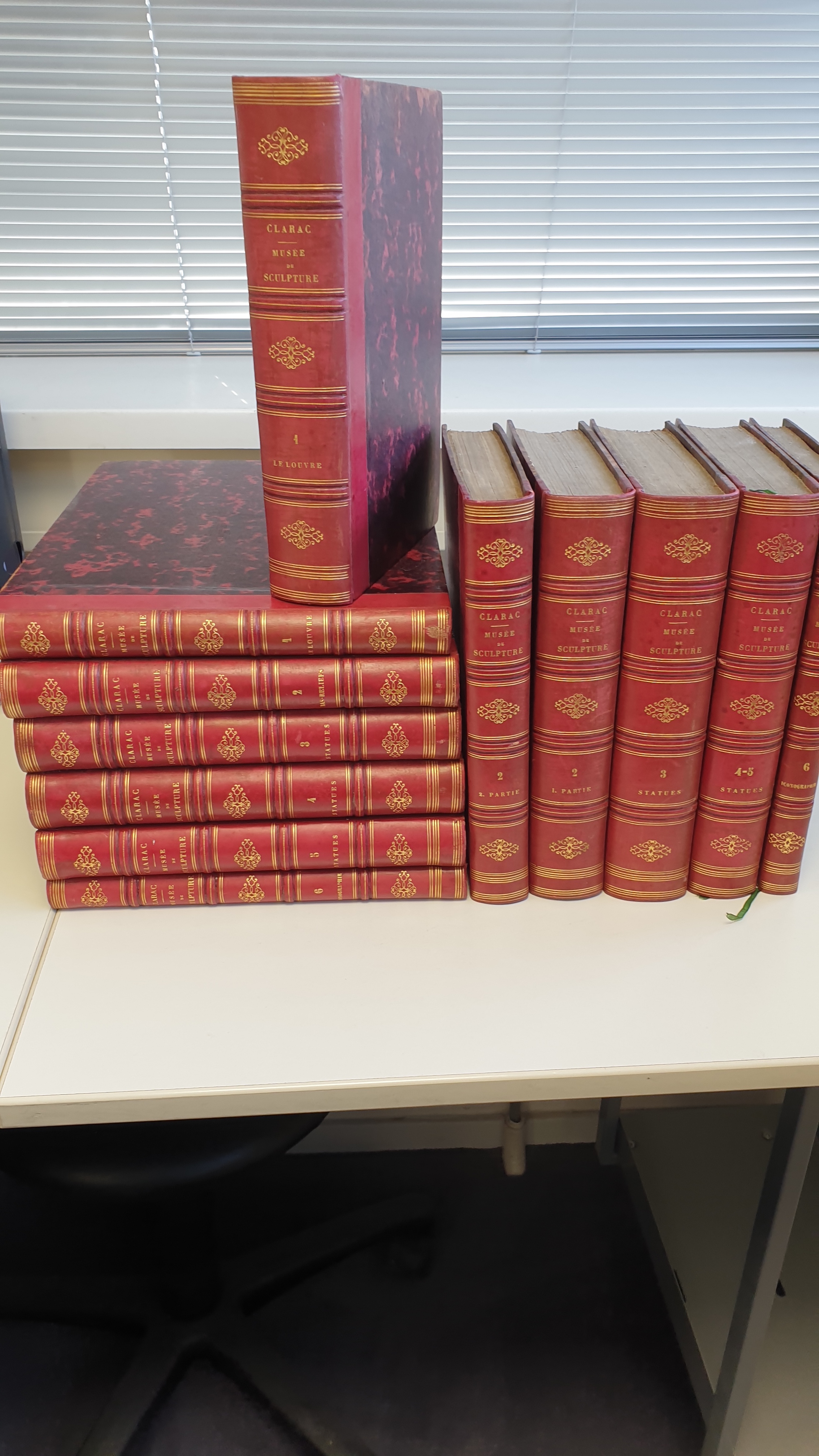 Comte F. De Clarac - Muse de Sculpture antique et moderne ou description historique et graphique du Louvre et de toutes ses parties. 6 volumes texte et 6 volumes oblong de planches