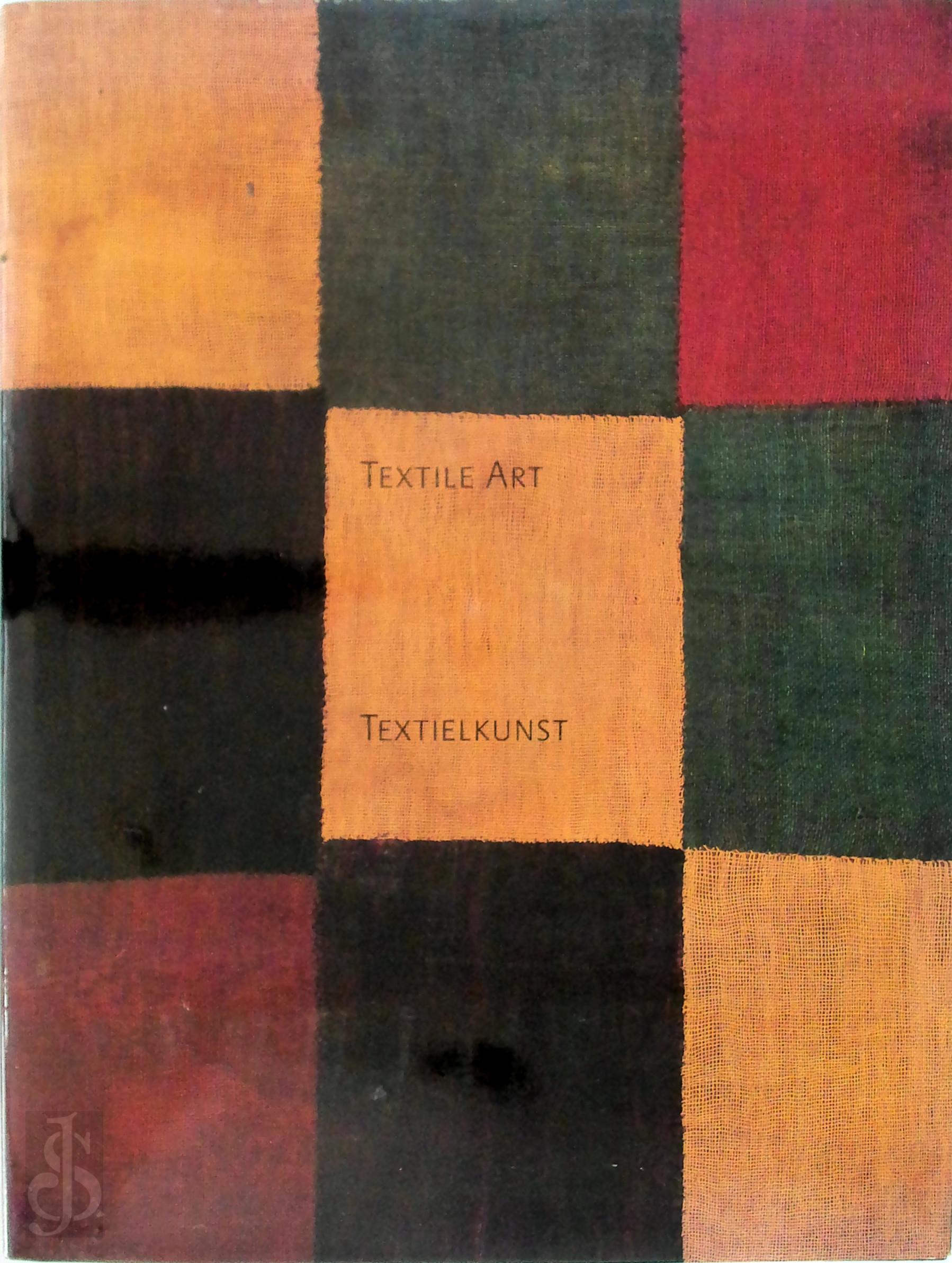 P. Ampe 11578, R. Ampe 11579 - Textile Art, a personal choice. Textielkunst, een persoonlijke keuze