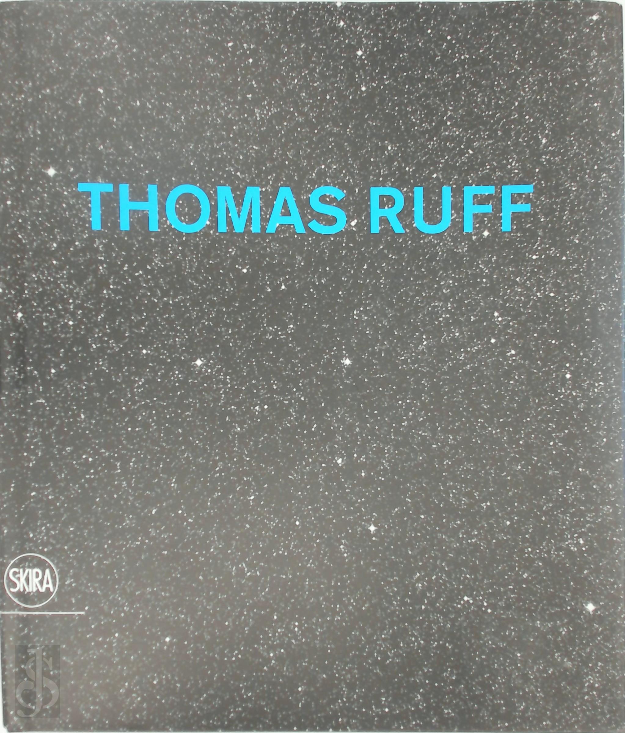 Carolyn Christov-Bakargiev 175657 - Thomas Ruff
