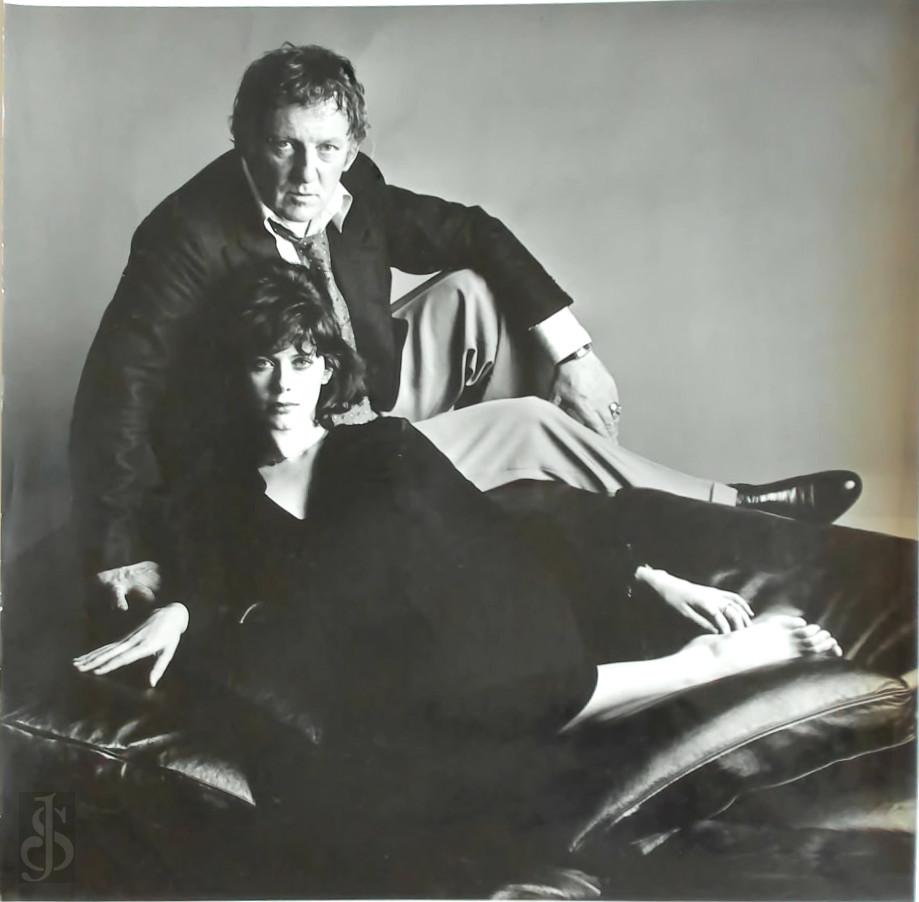 HUF, Paul - Hugo Claus & Sylvia Kristel [1975]. Originele afdruk met verso stempel Paul Huf