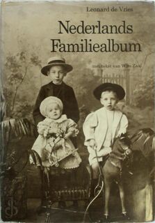 Nederlands familiealbum - Leonard de Vries, Wim Zaal (ISBN 9789029009218)