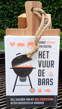 Het vuur de baas + snijplank - Dennis 'Noskos' van Koutrik Het vuur de baas + snijplank - Dennis 'Noskos' van Koutrik