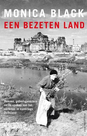 Een bezeten land - Monica Black Een bezeten land - Monica Black