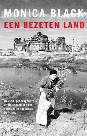 Een bezeten land - Monica Black Een bezeten land - Monica Black