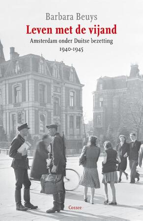 Leven met de vijand - Barbara Beuys Leven met de vijand - Barbara Beuys