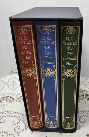 Classics of Science Fiction Box Set: The War of the Worlds; The Time Machine, and the Island of Doctor Moreau; The Invisible Man, a grotesque romance - H.G. Wells, Graham Baker [Ill.], Iain Siclair [Introd.], Bryan Appleyard [Iintrod.], Michael Moorcock [Introd.]