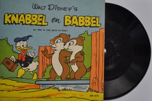 Knabbel en Babbel in: Het is niet pluis in huis! - Walt Disney Knabbel en Babbel in: Het is niet pluis in huis! - Walt Disney