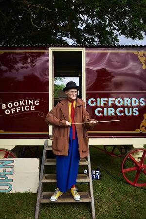 Giffords circus cookbook - Neil Gifford Giffords circus cookbook - Neil Gifford