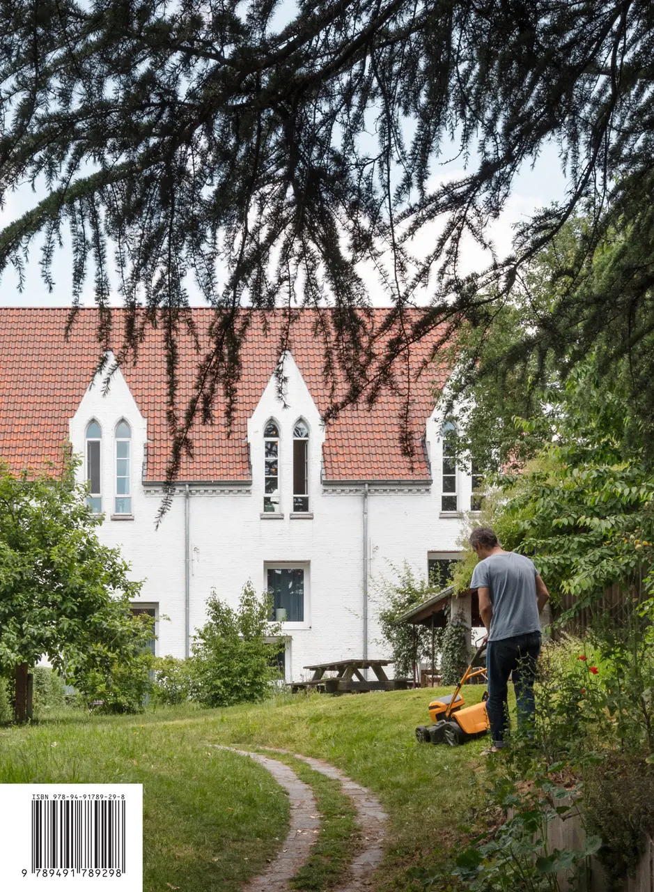 Momentum. Tijdschrift voor Erfgoed en Maatschappij. Collectief Wonen - Karina Van Herck, Erik Wieërs, Dirk De Wachter, Anne Malliet, Edith Wouters, Evelien Pieters, Wivina De Meester, Joeri De Bruyn, Sofie De Caigny, Dirk Laureys 2
